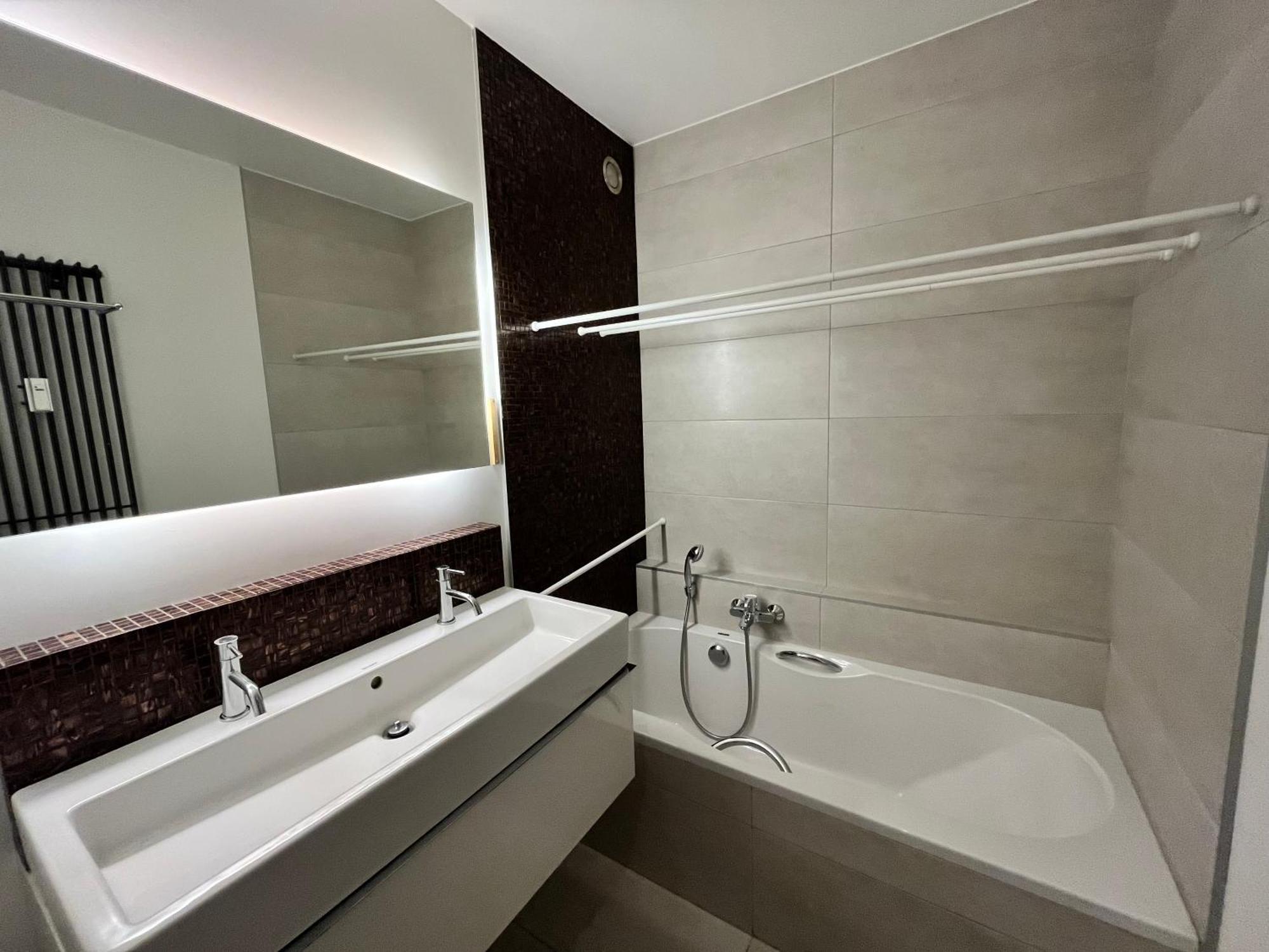 Elegant 2-bedroom With A Sleeping Corner And Stunning Front Sea View T15